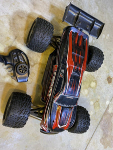 Traxxas eRevo 1.0 Brushless VXL 1/10 with 7 Extra Bodies e Revo