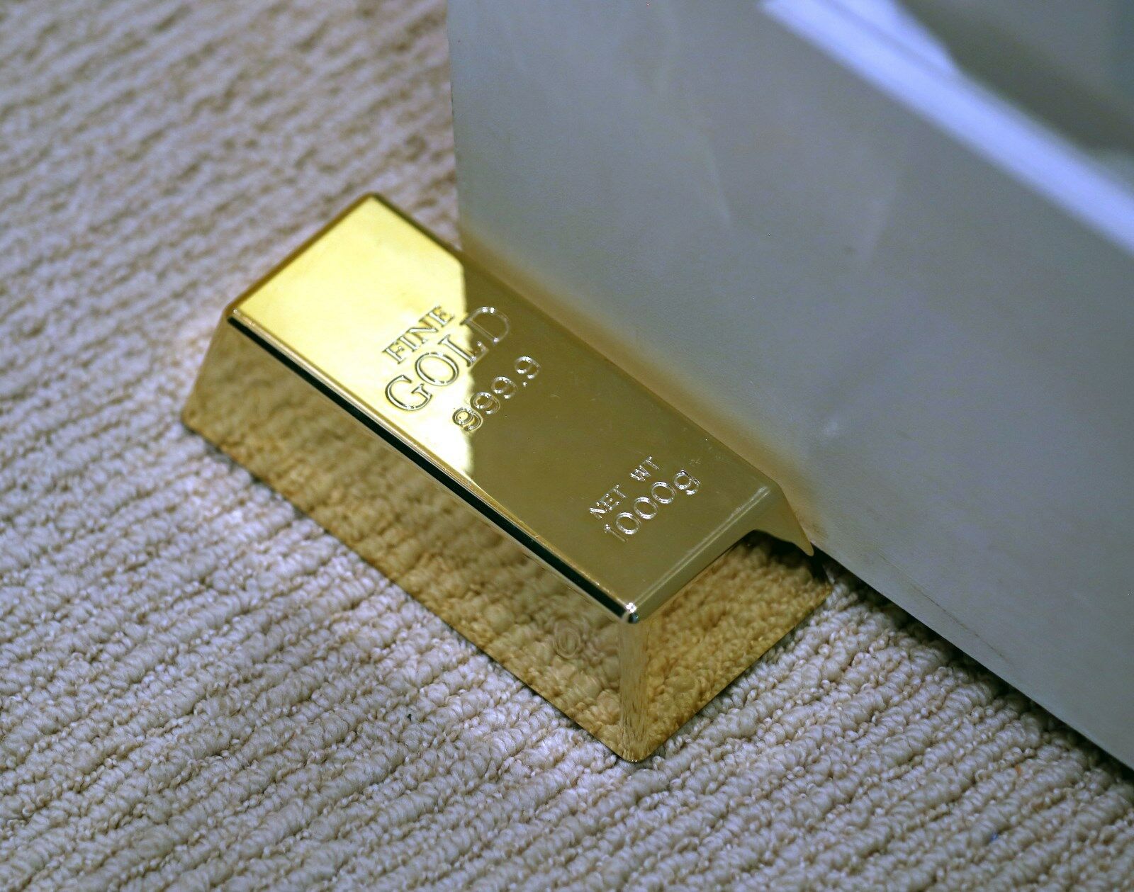 Realistic Gold Bar Doorstop Novelty Toy Birthday Prank Gift Joke Paperweight