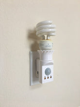 Load image into Gallery viewer, Motion Detection Sensor Switch Light Socket w/ Power Plug 110v Security Garage
